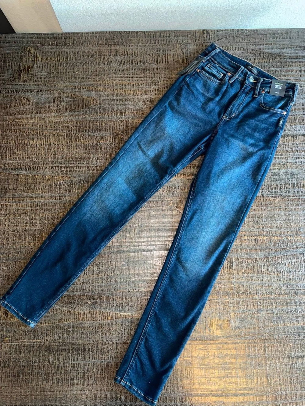 Silver Jeans Co Women's Skinny Jeans in Dark Blue small